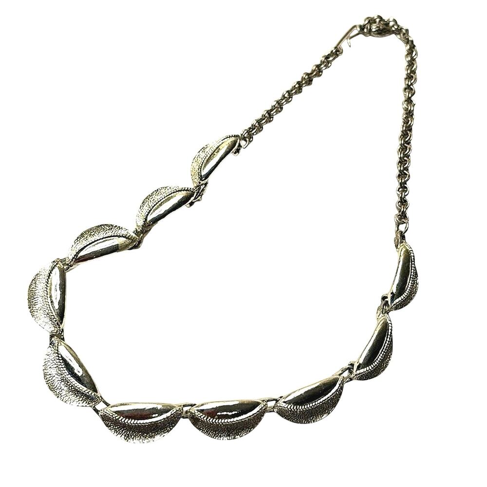 Vintage Silver Tone Textured Leaf Link Necklace 17” Mid Century Statement Choker
